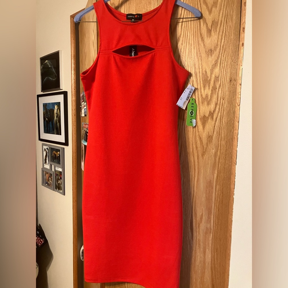 NWT $60 Absolutely Love It!! bright red sleeveless dress with small chest cutout - Picture 6 of 16